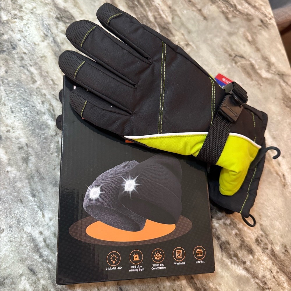 LED Light Beanie Hat and Gloves Set - Black and Yellow big kids 8–12